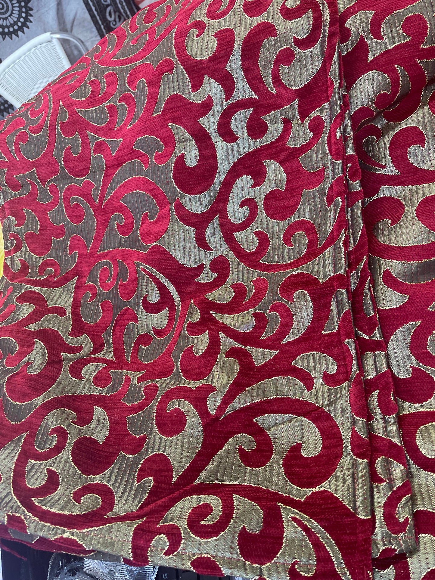 Beautiful designer winter velvet bedspread with 2 matching pillowcases