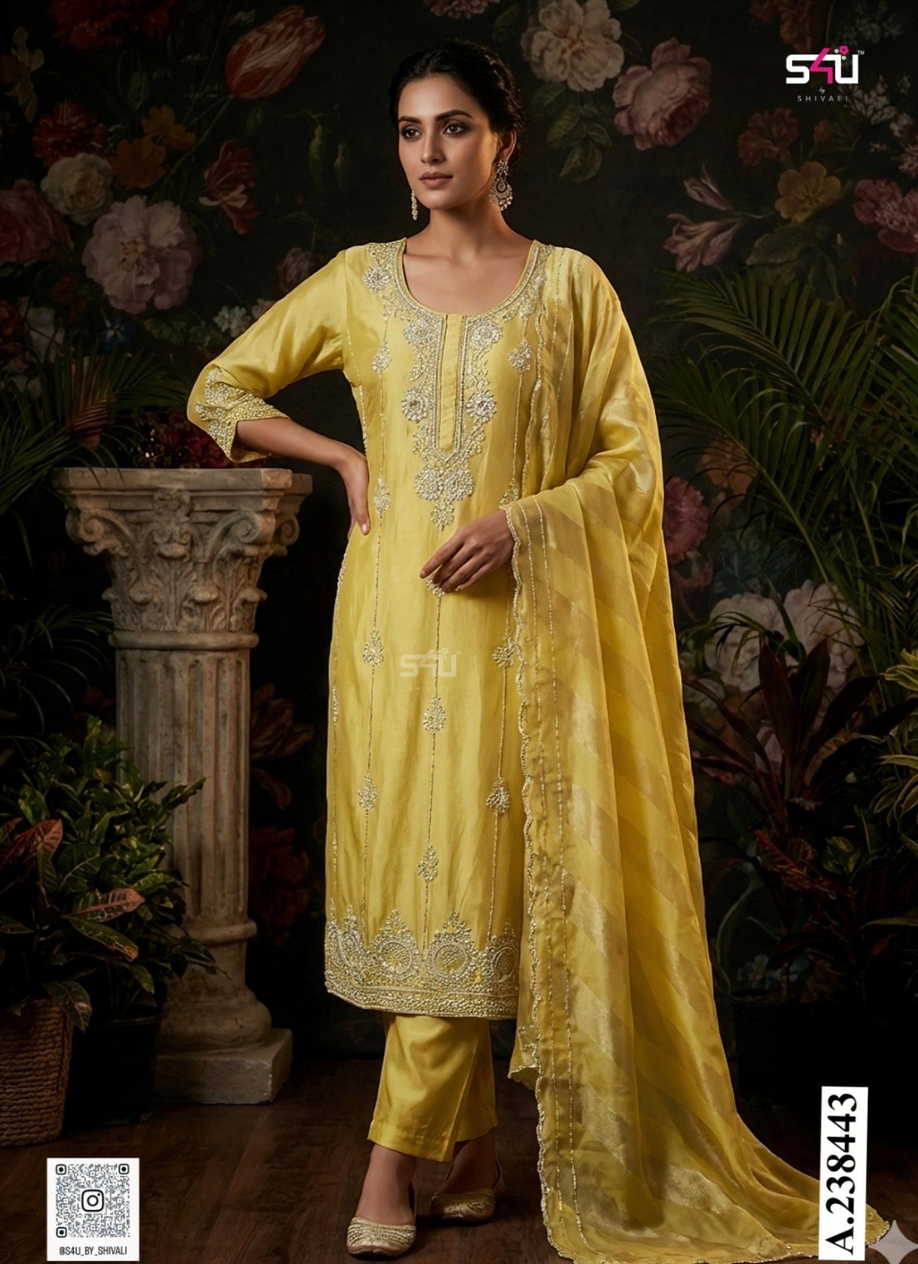 Beautiful designer WOMEN ETHNIC MOTIFS EMBROIDERED REGULAR THREAD WORK KURTA WITH TROUSERS & WITH DUPATTA