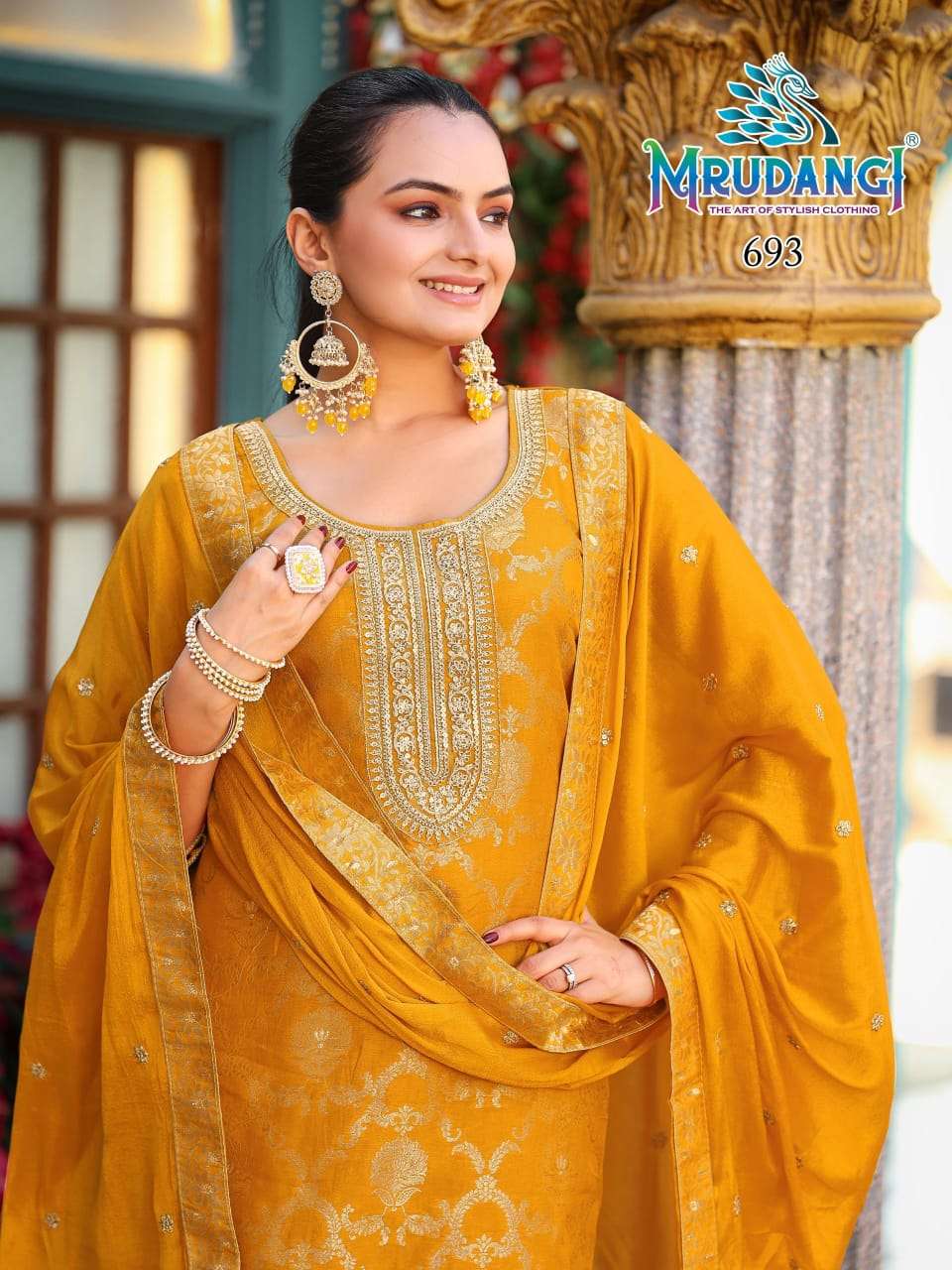 Beautiful designer Pakistani style sleeveless suit