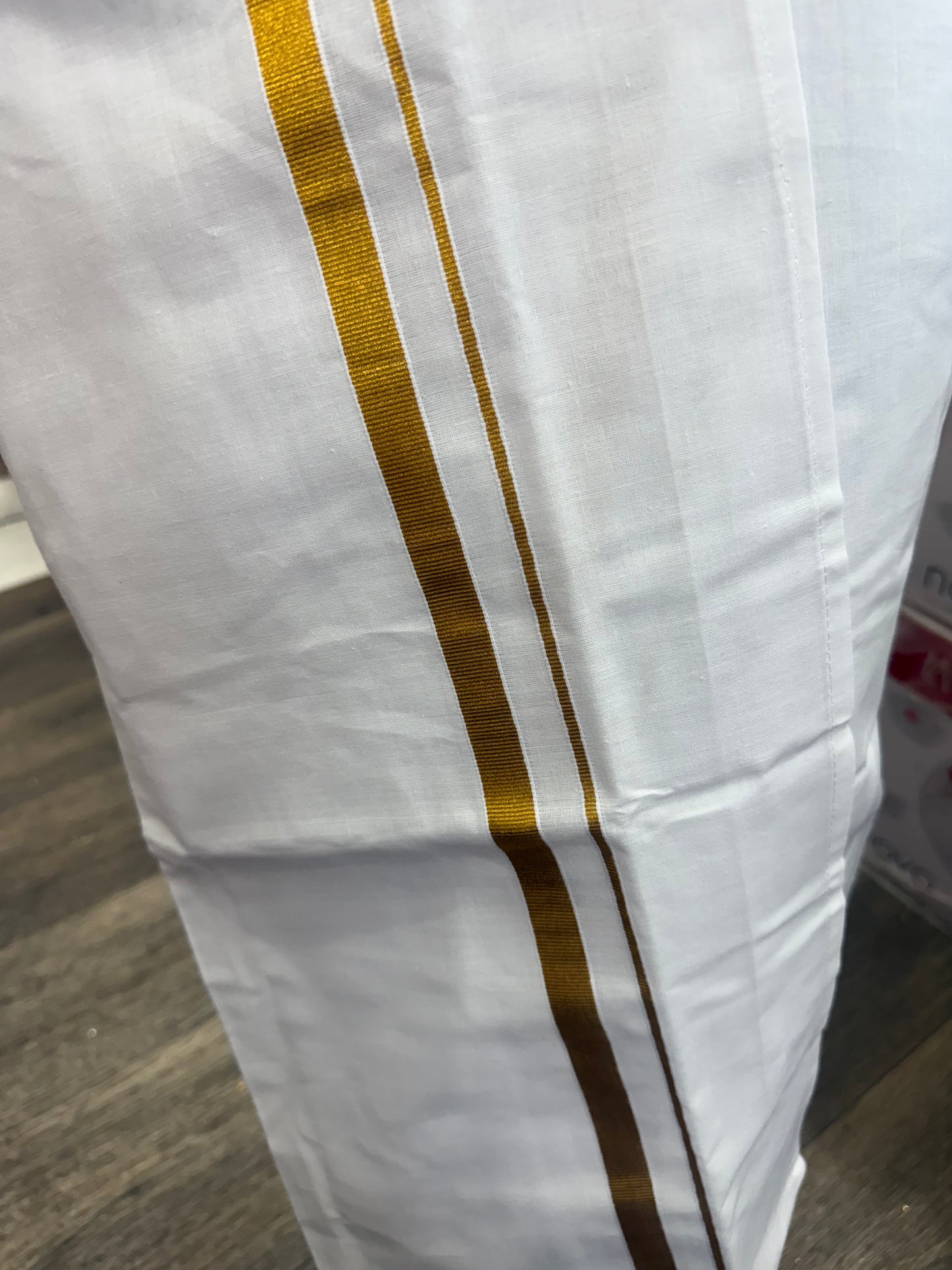 SOUTH INDIAN MEN'S PURE COTTON VESTI - LUNGI