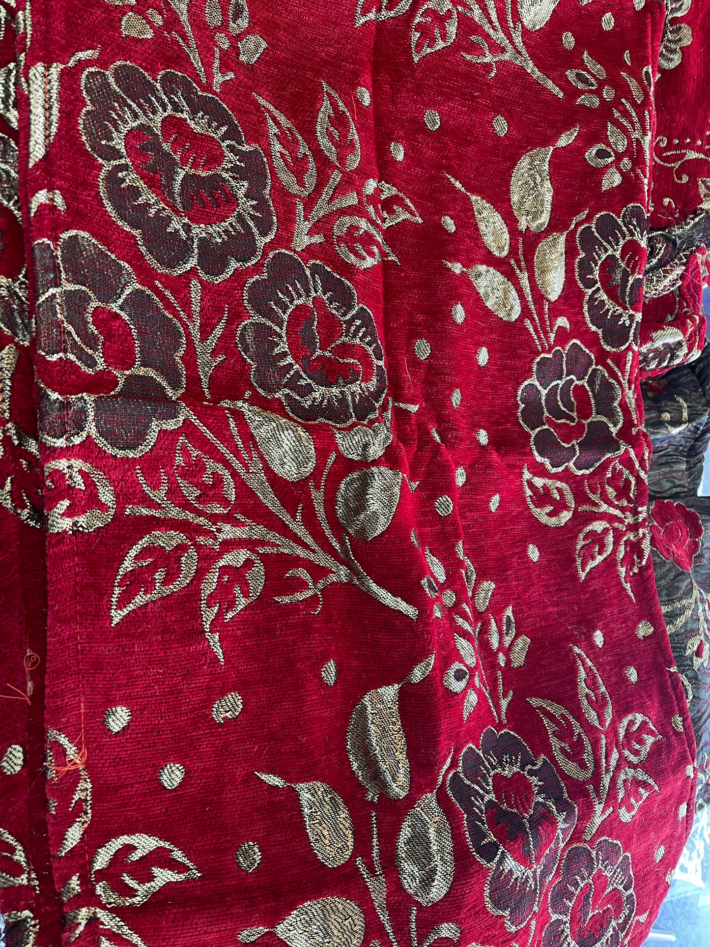 Beautiful designer velvet king size bedspread with 2 pillowcases