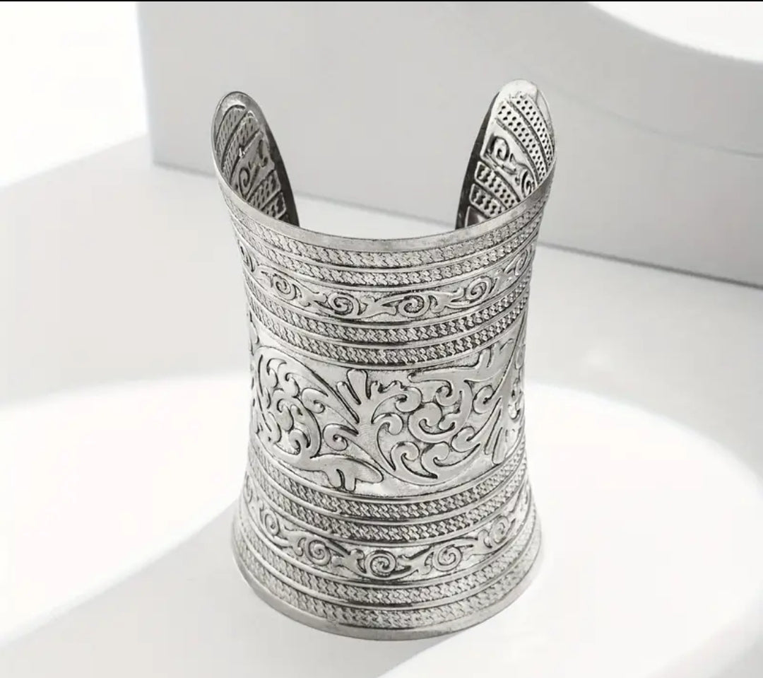 Beautiful oxidised cuff bangle