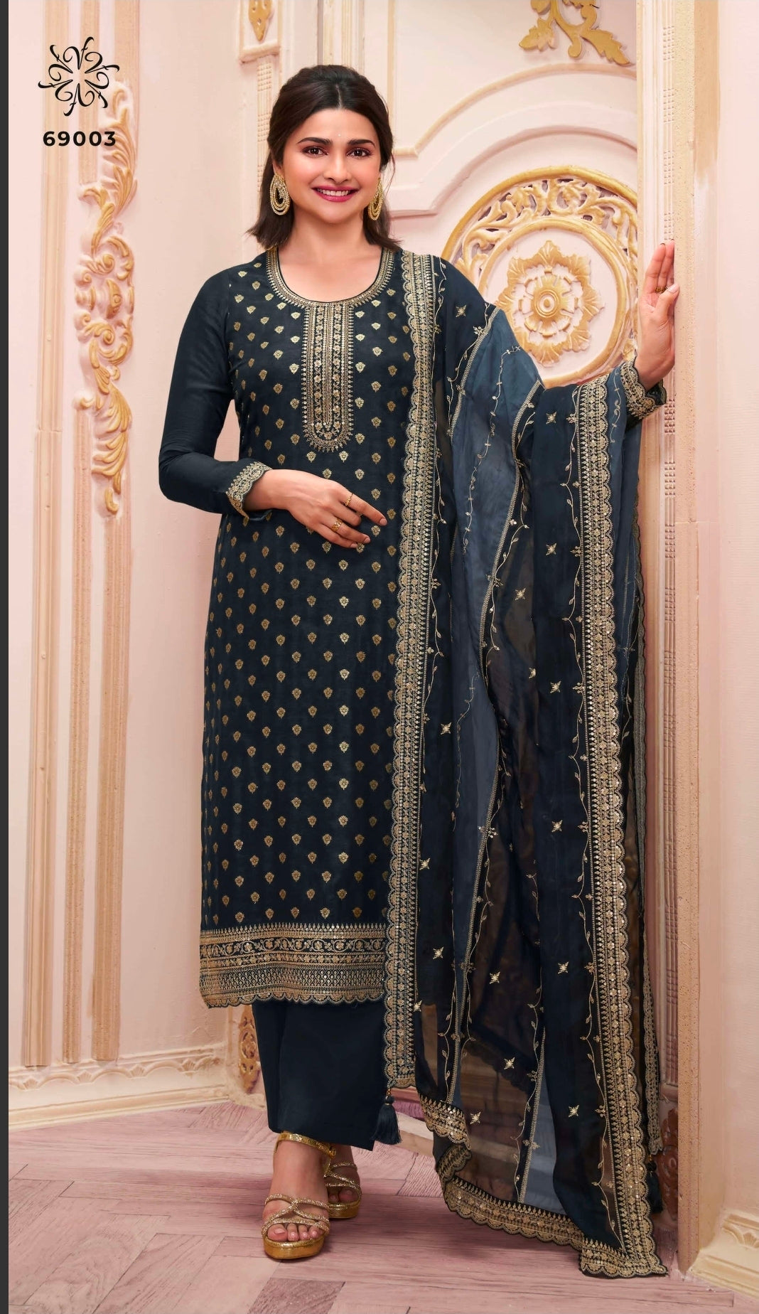 Beautiful designer Pakistani style suit