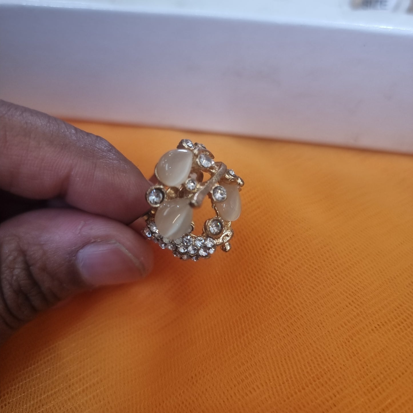 Beautiful adjustable ring