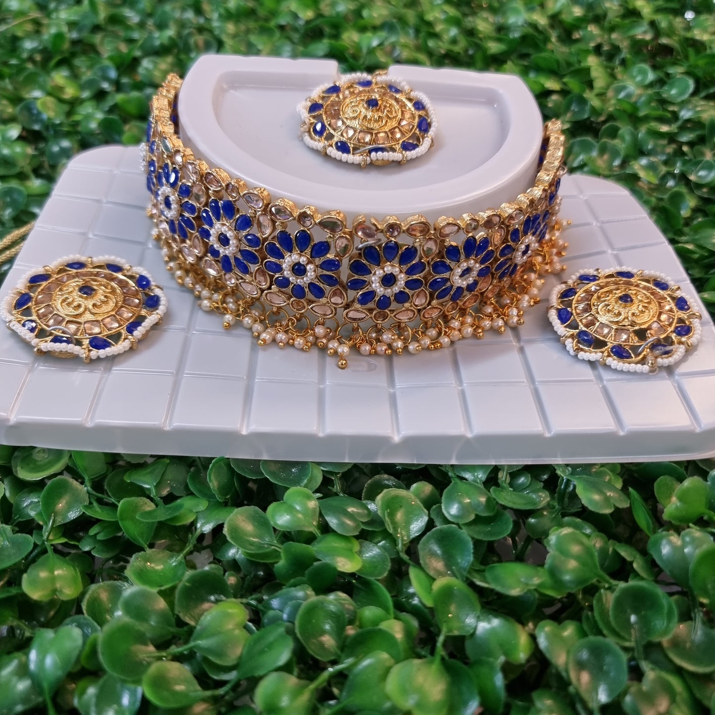 Beautiful designer choker set with studs earrings n tikkah