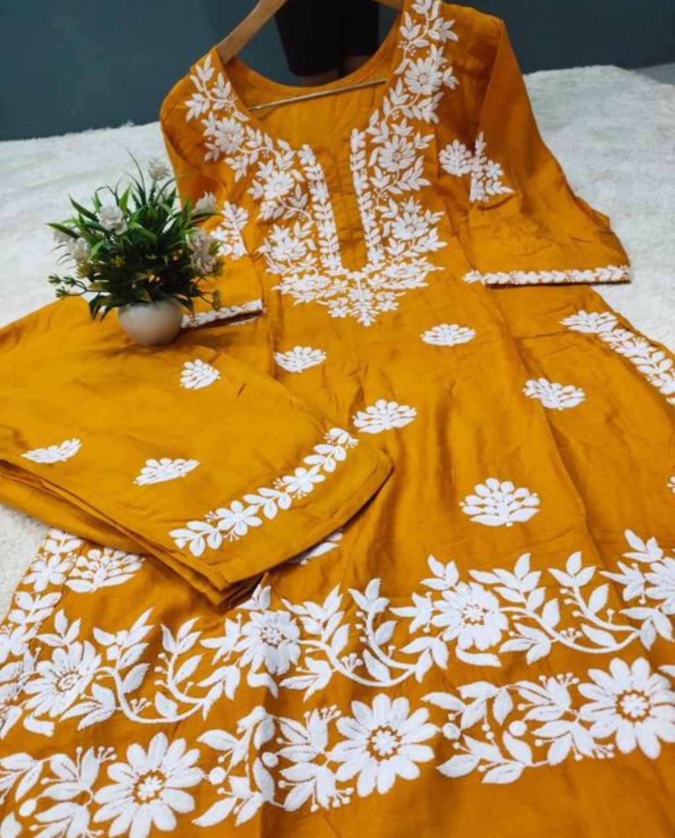 Beautiful designer lucknowi embroidery Kurti plazo