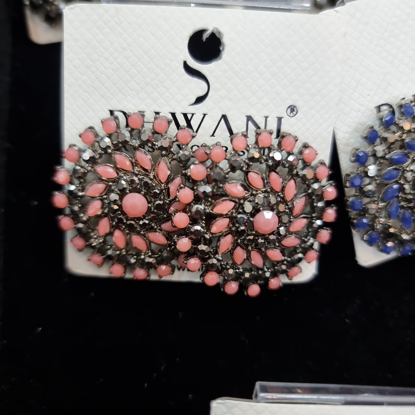 Beautiful designer stud earing