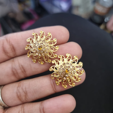 Beautiful gold plated stud earings