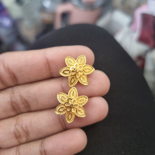 Beautiful gold plated stud earings