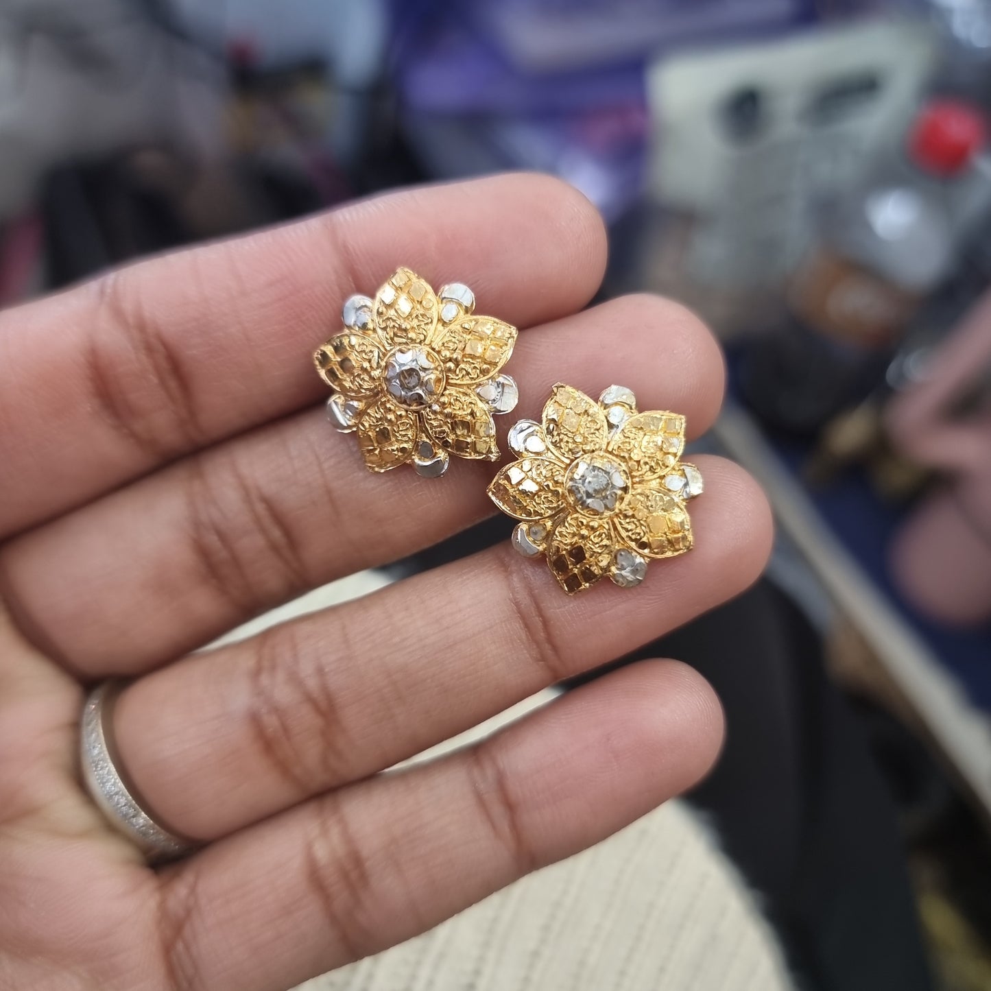 Beautiful gold plated stud earings