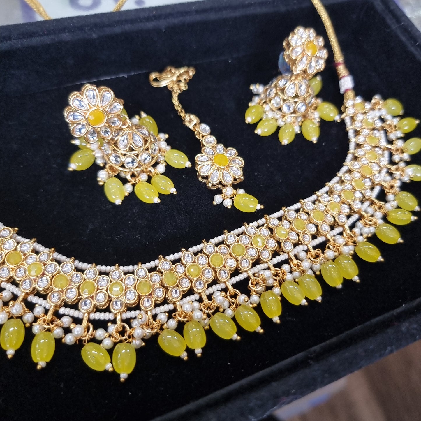 Beautiful necklace set with beads