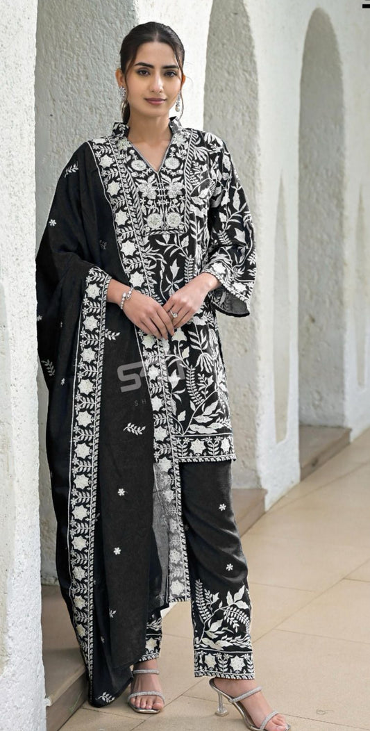 Beautiful designer pakistani style suit