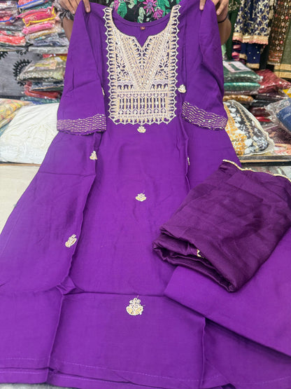 Beautiful designer Pakistani style suit
