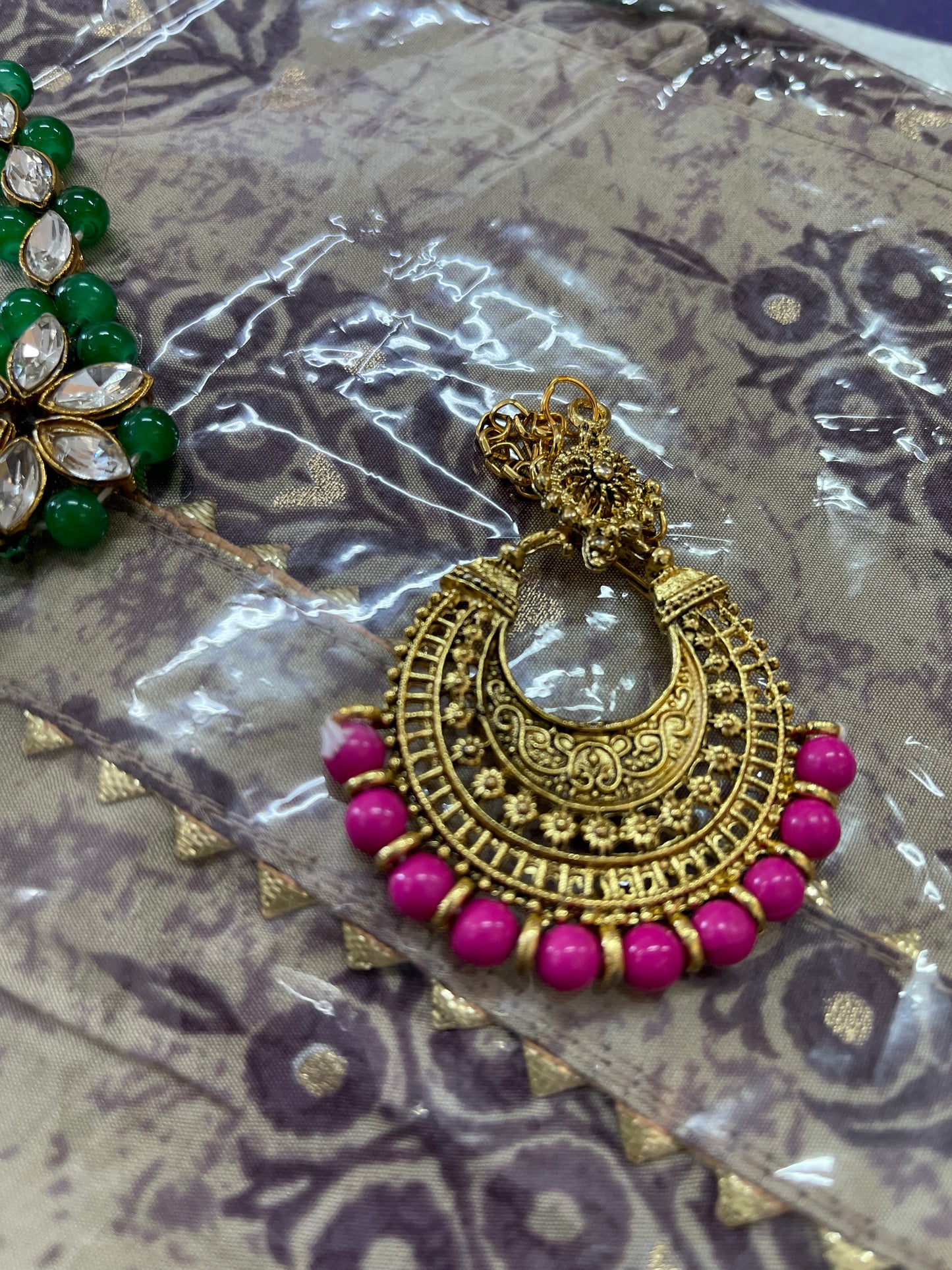 Beautiful designer bindi/tikka