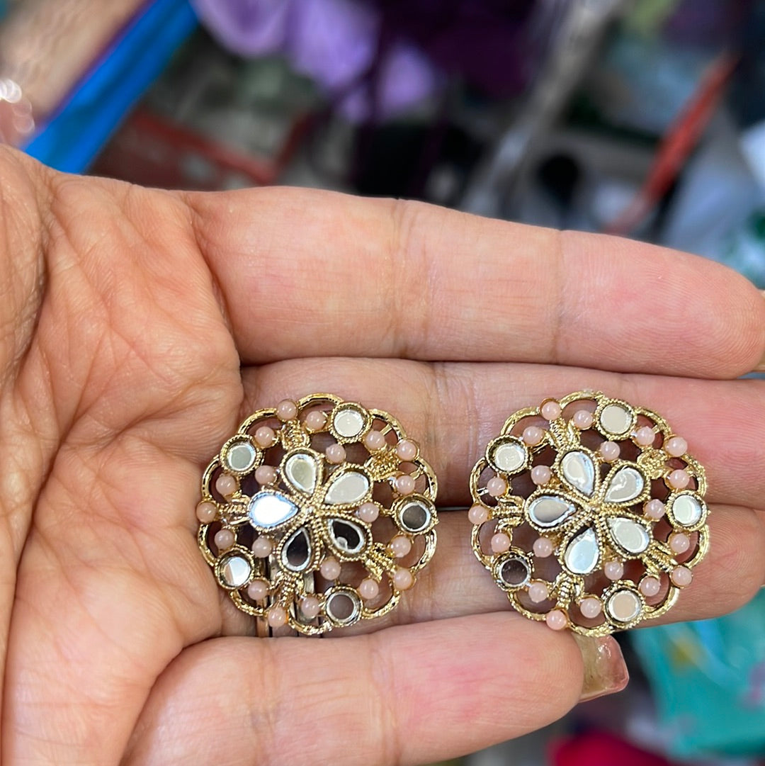 Beautiful designer studs earing