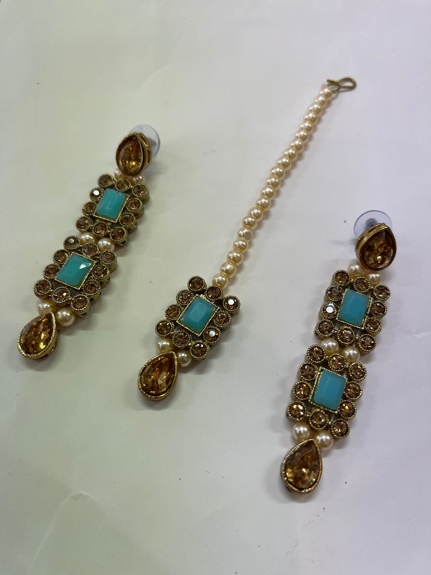 Beautiful designer earrings bindi