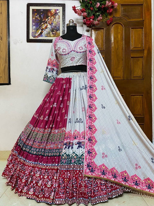 Beautiful designer lengha choli for navratri