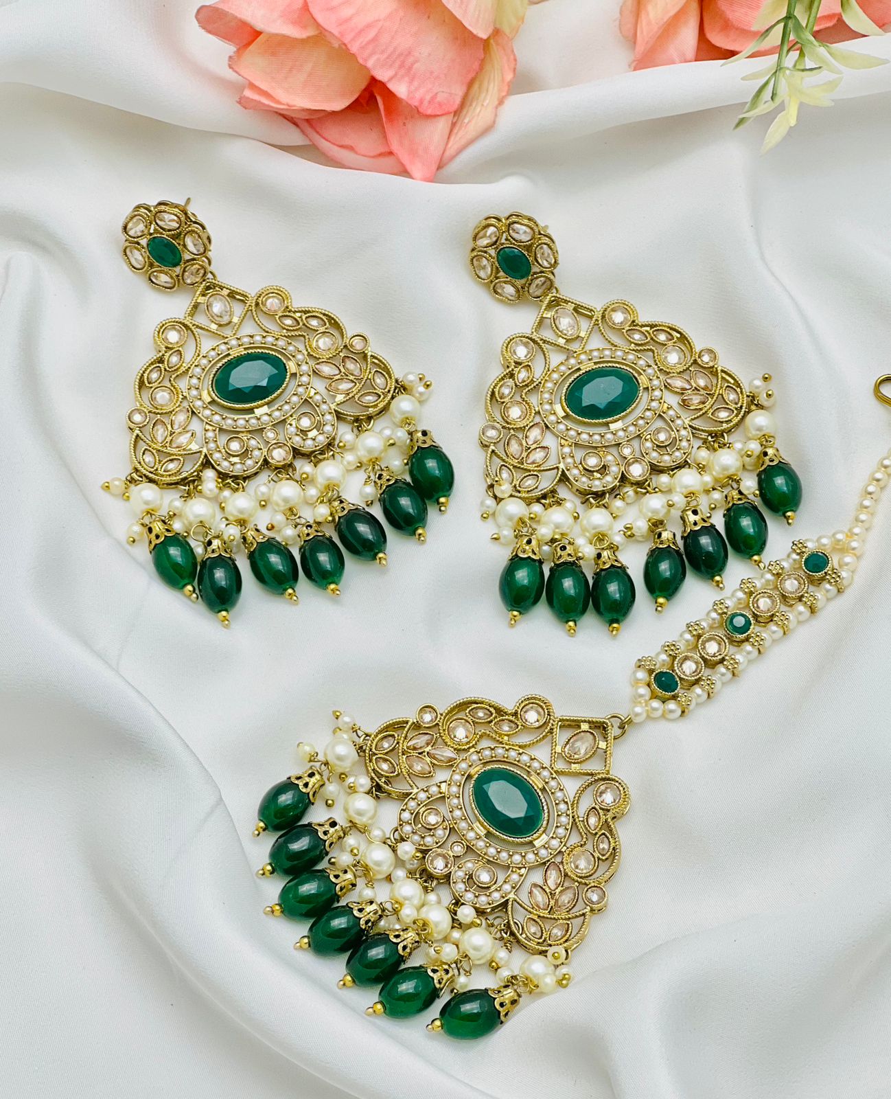 Beautiful designer polki earring tikkah/bindi