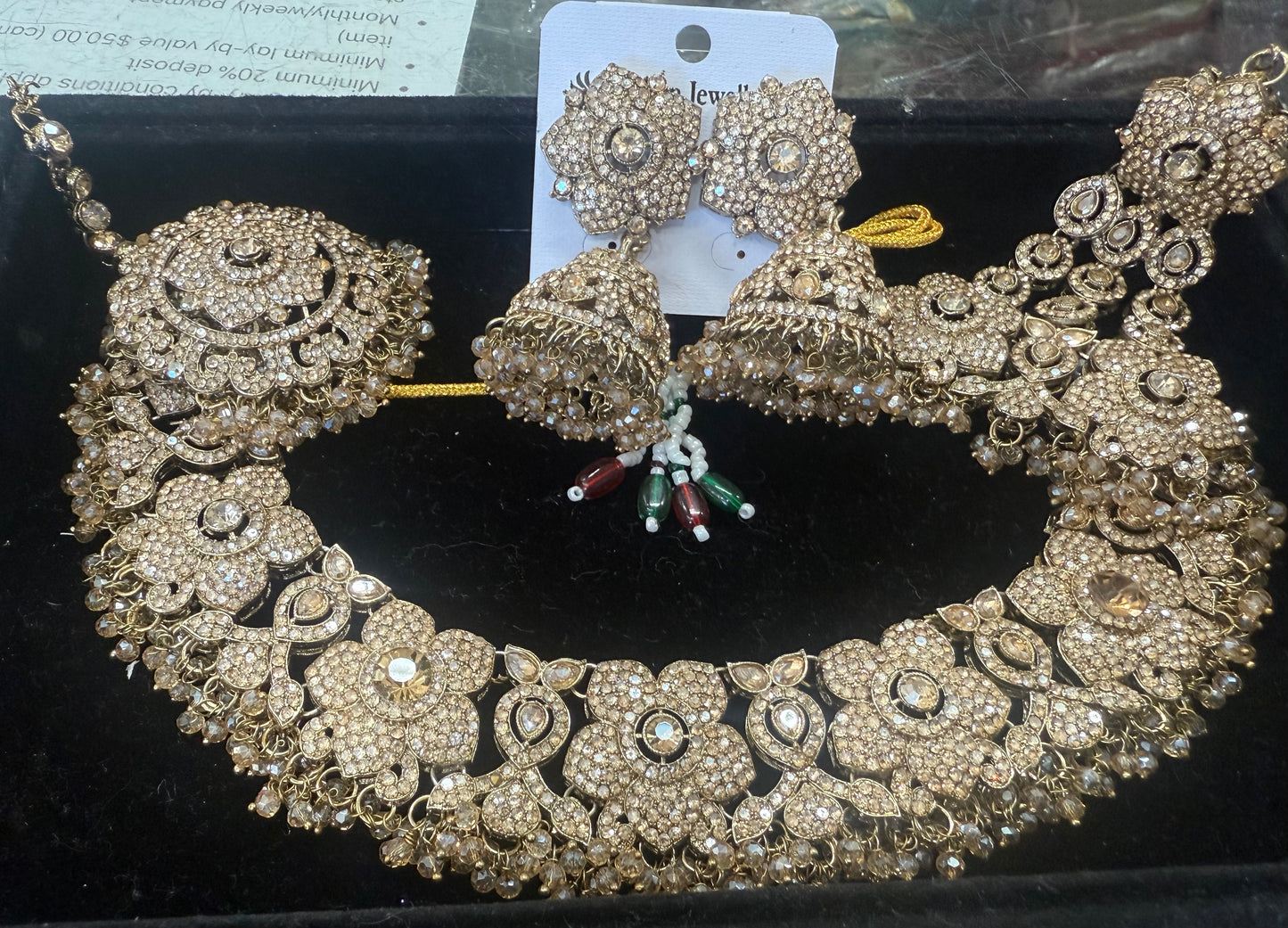 Beautiful designer Pakistani style necklace set with matching earrings bindi & passa