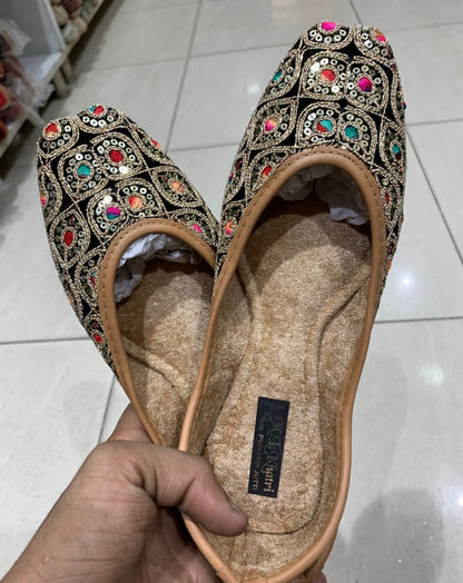 Beautiful designer jutti/shoes