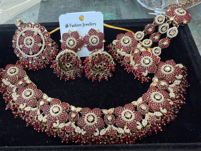 Beautiful designer Pakistani style necklace set with matching earrings bindi & passa