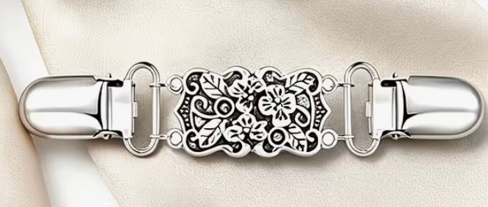 Adjustable brooch for kameez
