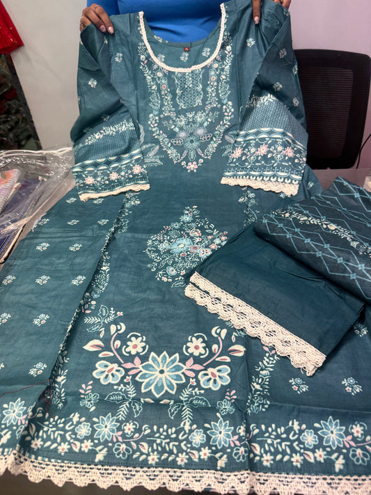 Beautiful designer Pakistani style suit