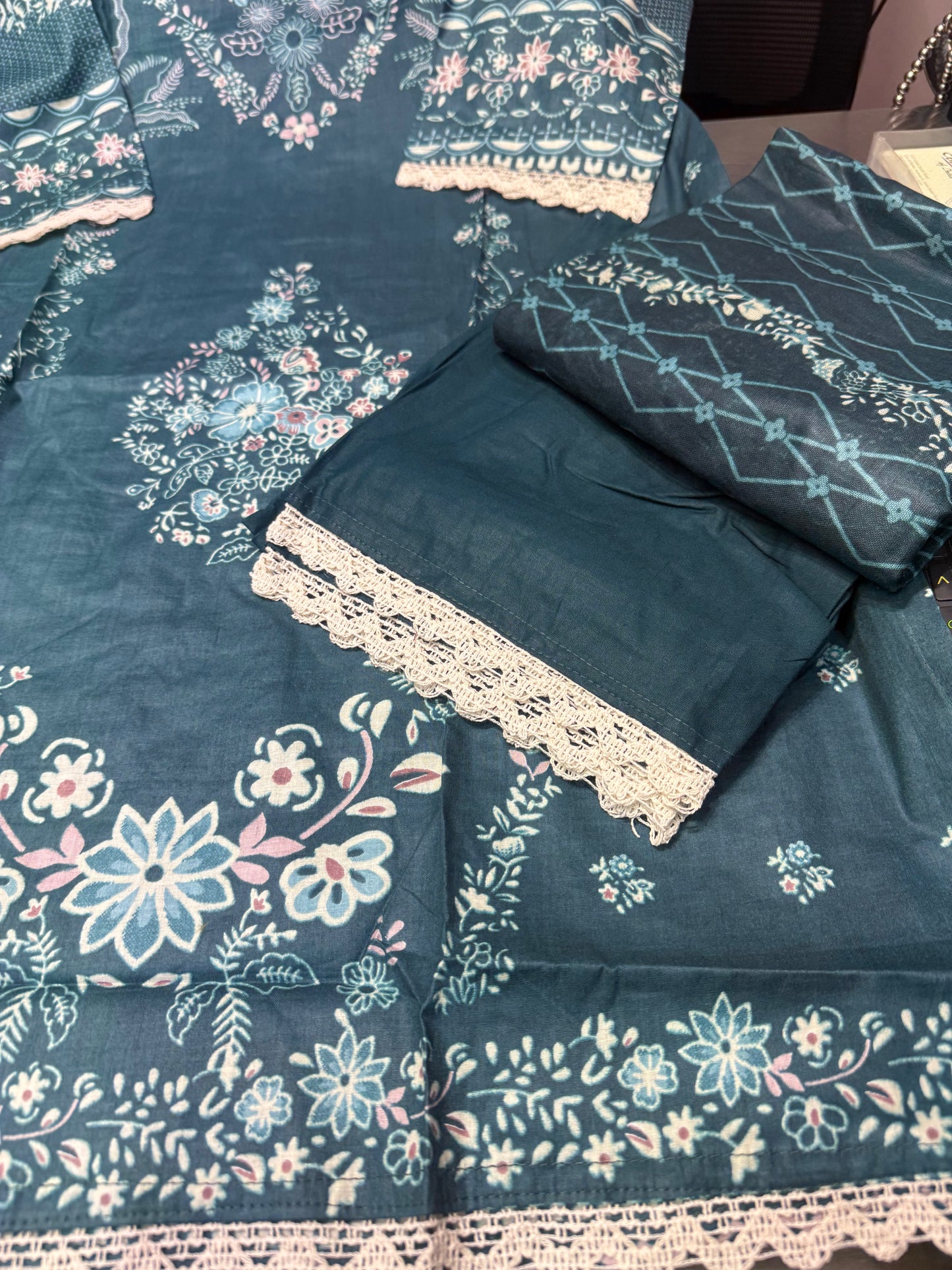Beautiful designer Pakistani style suit