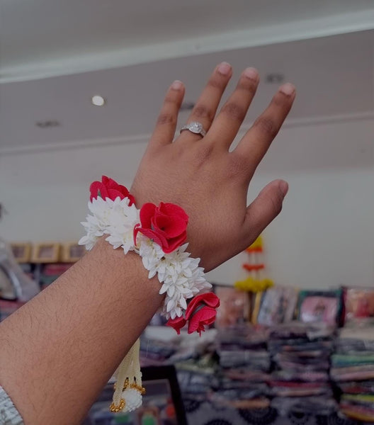 Gajra Scented Mogra Hair Accessories - Artificial Flower Gajra for Bun Rubber Band