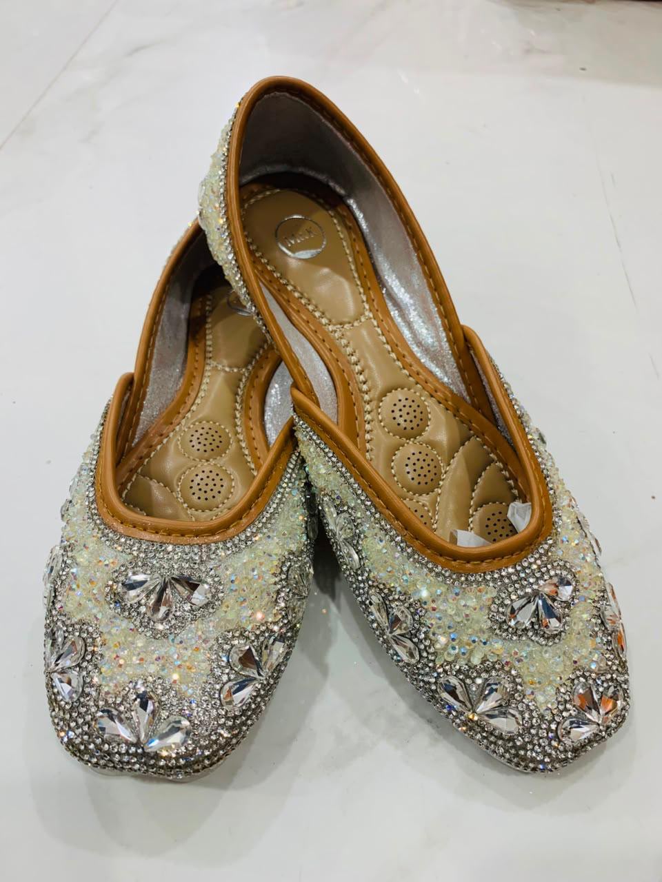 Beautiful designer jutti/shoes