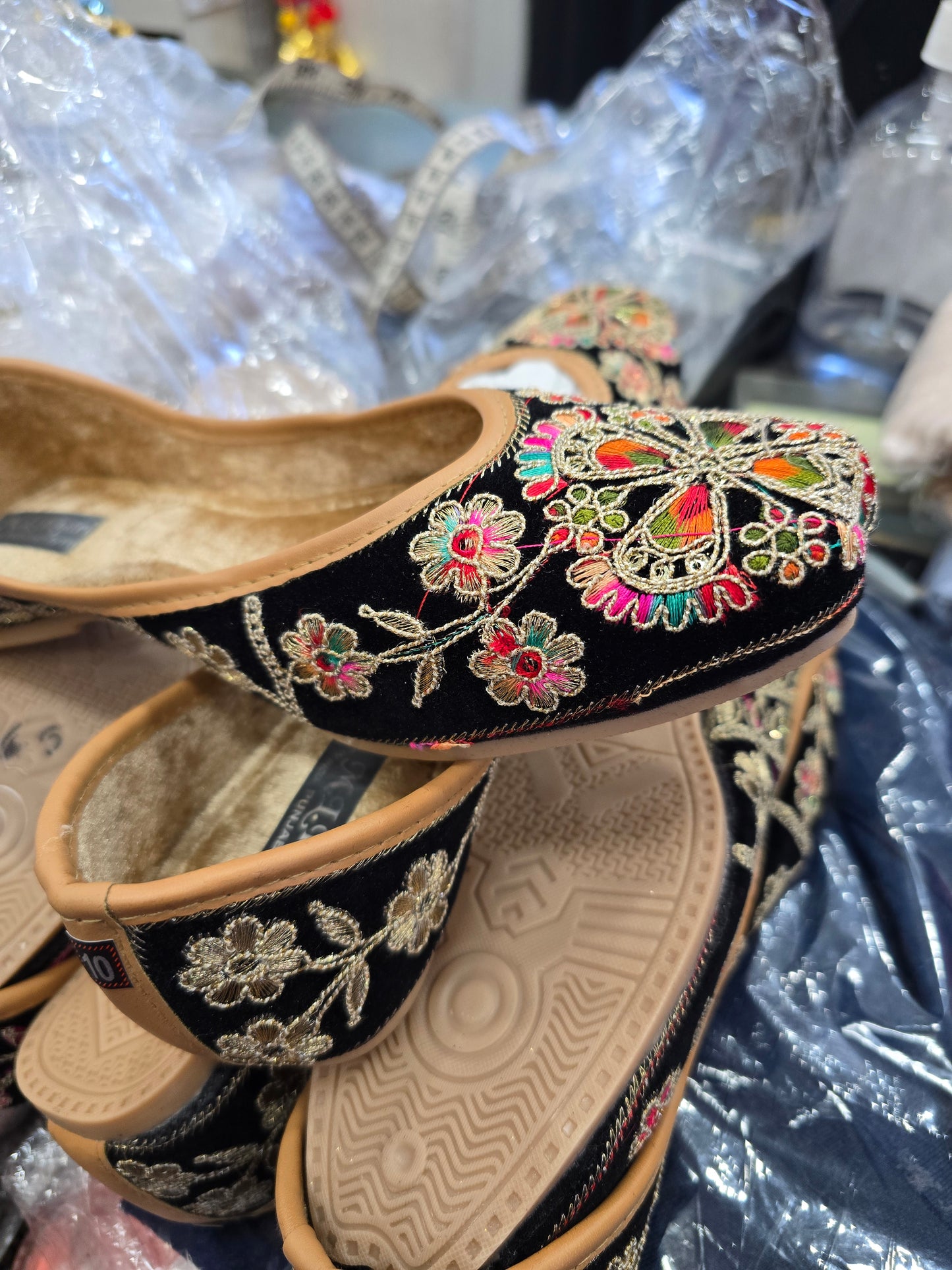 Beautiful designer jutti/shoes