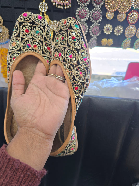 Beautiful designer jutti/shoes