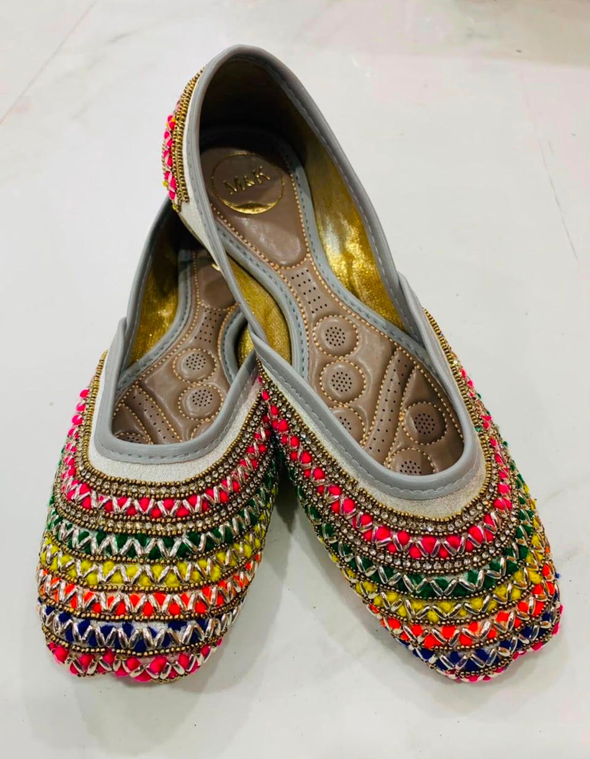 Beautiful designer jutti/shoes