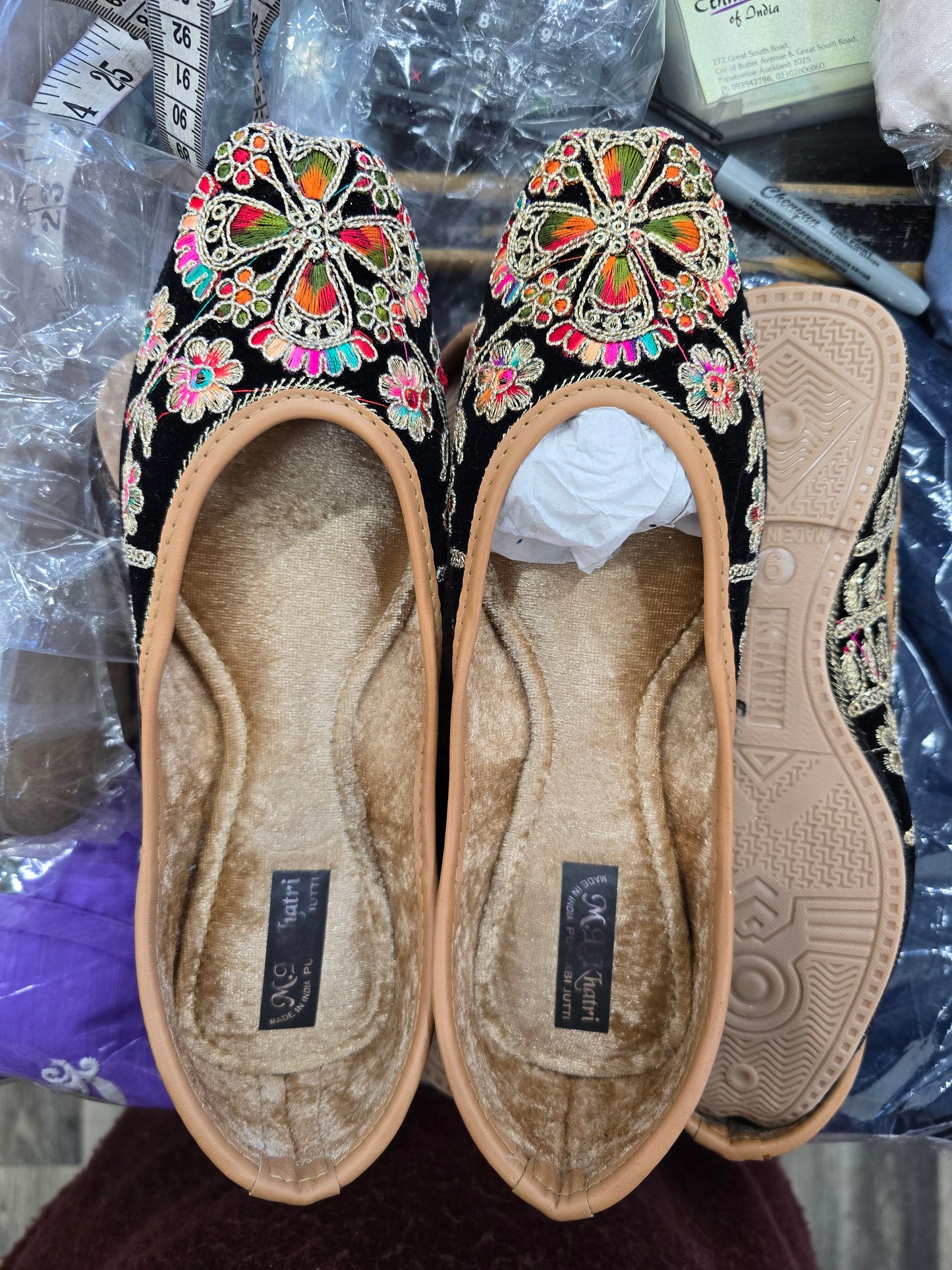 Beautiful designer jutti/shoes