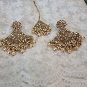 Beautiful designer earing with tikkah