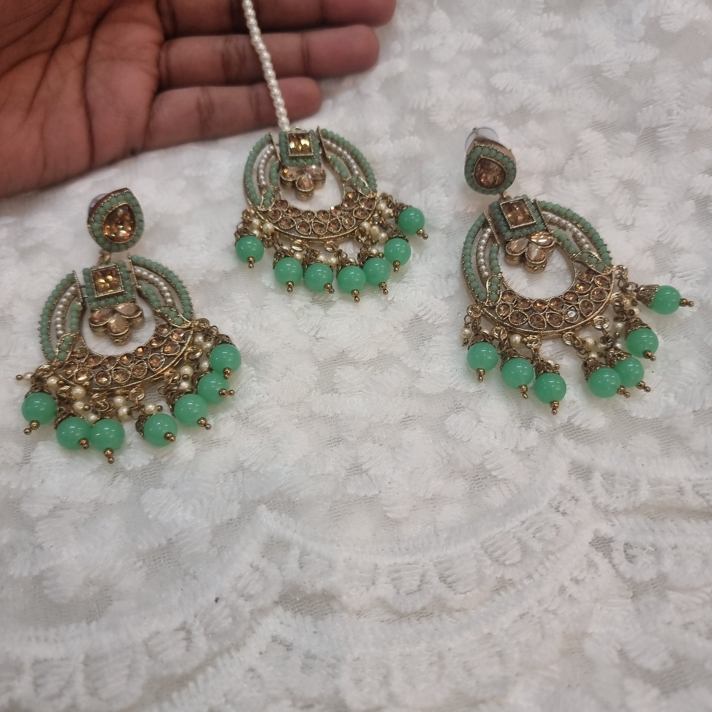 Beautiful designer earing with tikkah