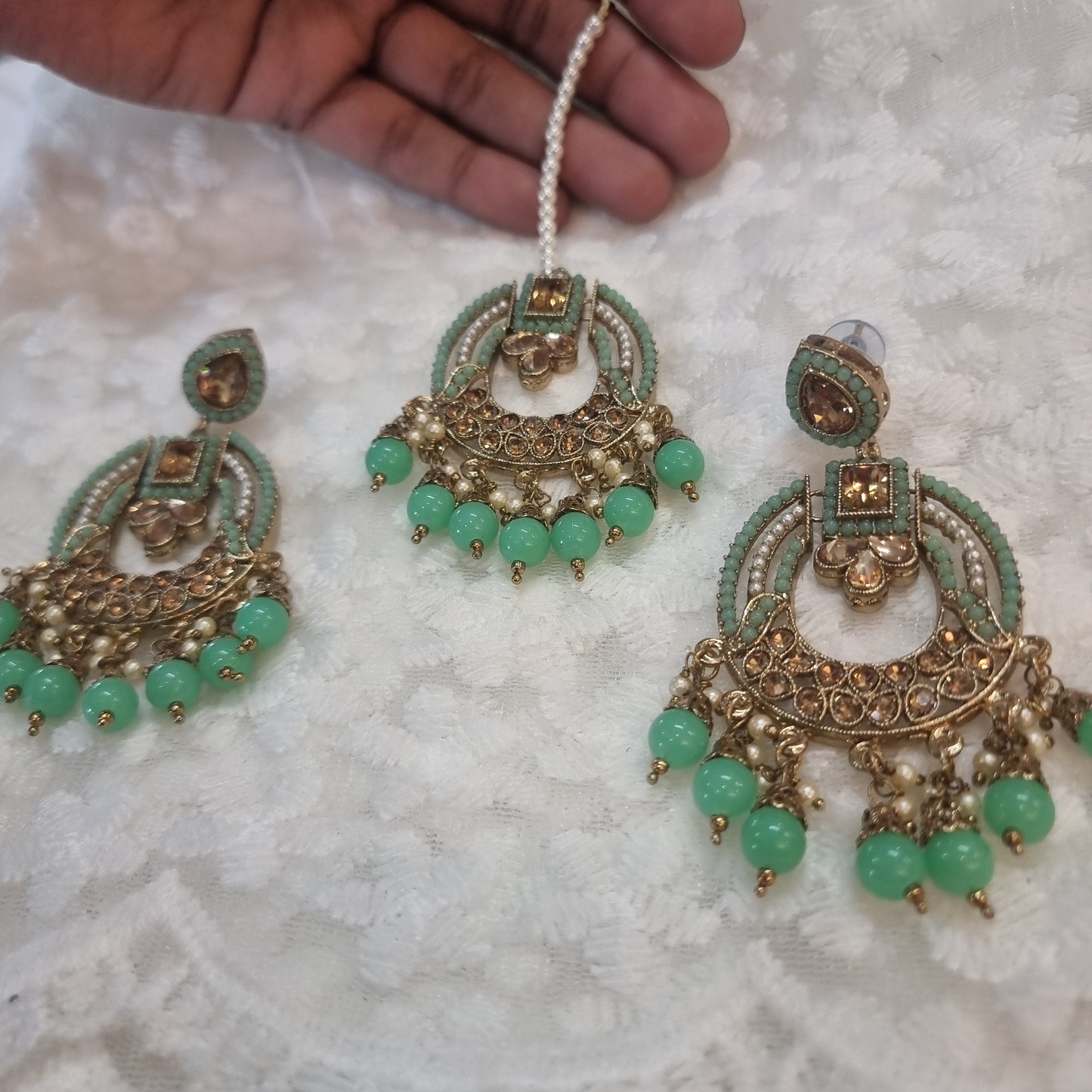 Beautiful designer earing with tikkah