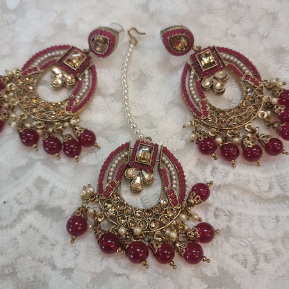 Beautiful designer earing with tikkah