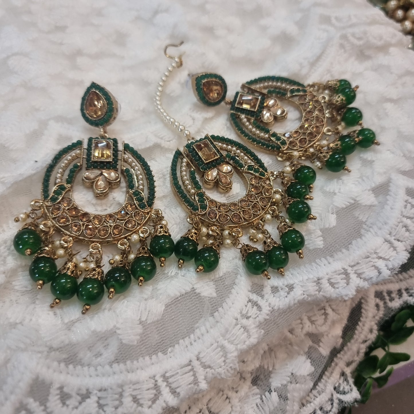 Beautiful designer earing with tikkah