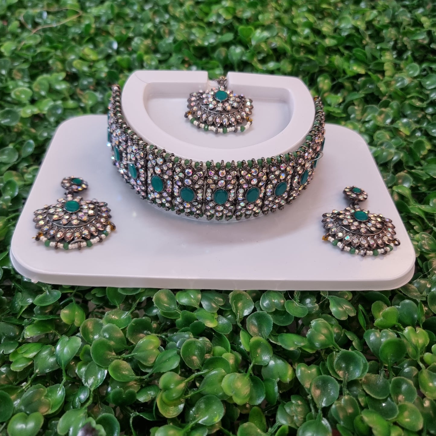 Beautiful designer choker set