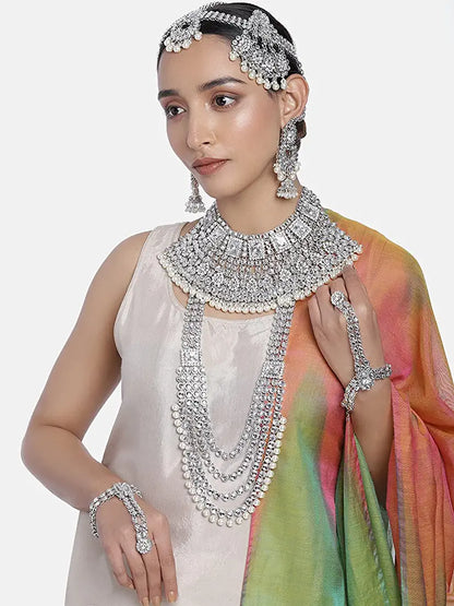 Beautiful designer Ethnic Indian Traditional Gold Plated Kundan Dulhan Bridal Jewellery Set with Choker Earrings Maang Tikka Hathphool for Women