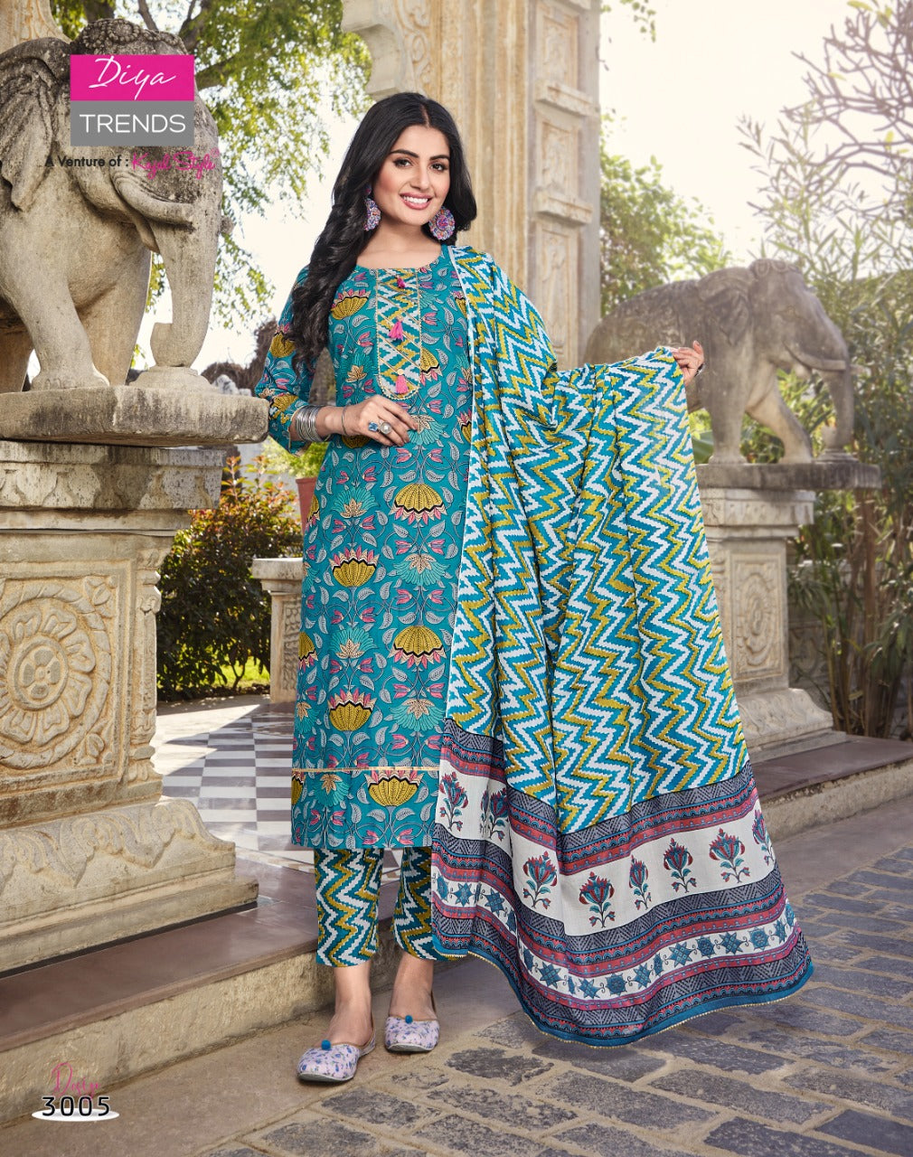 Beautiful designer Pakistani style suit